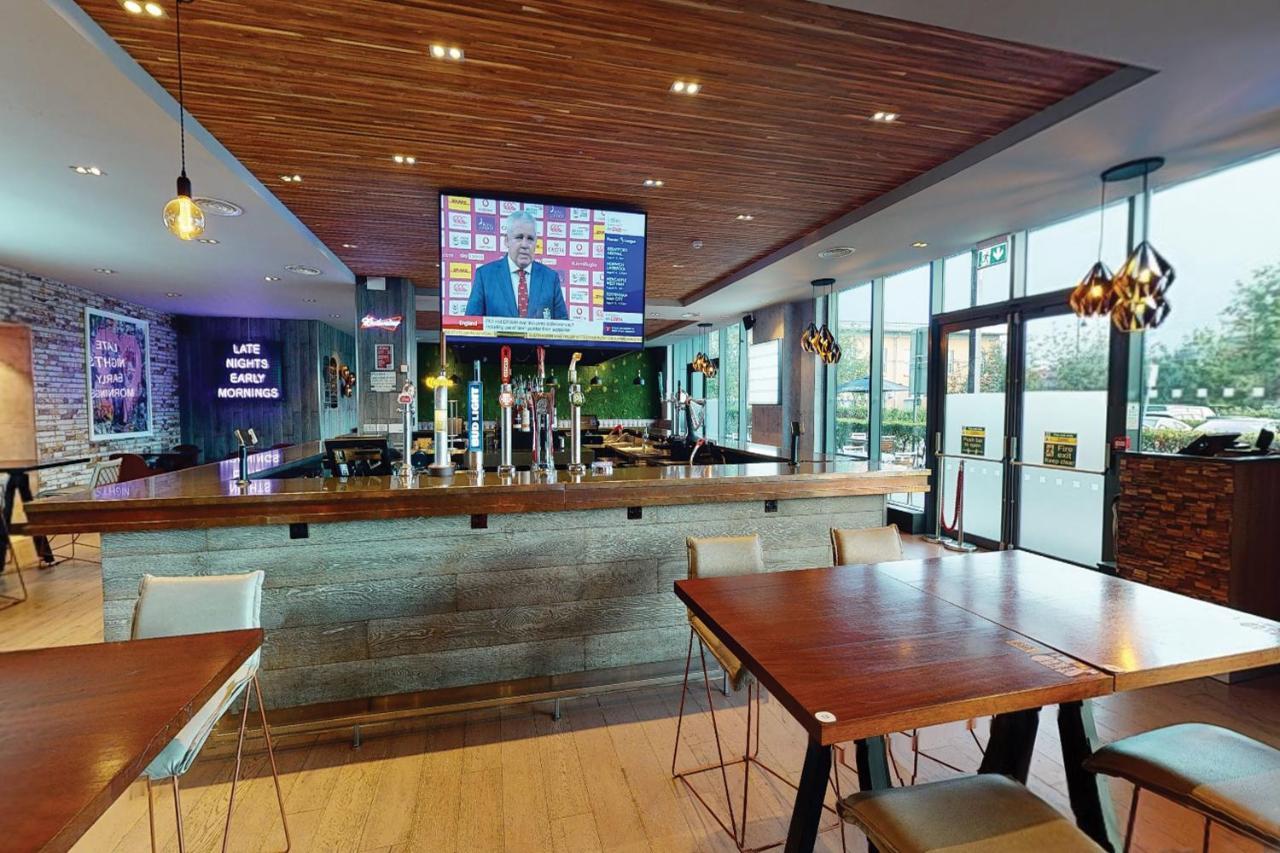 Village Hotel Solihull Exterior photo