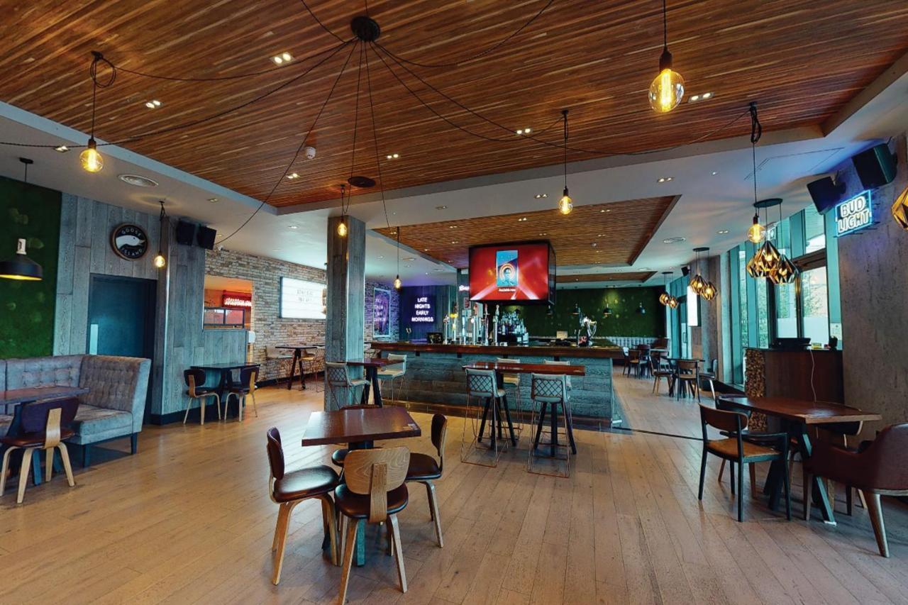 Village Hotel Solihull Exterior photo